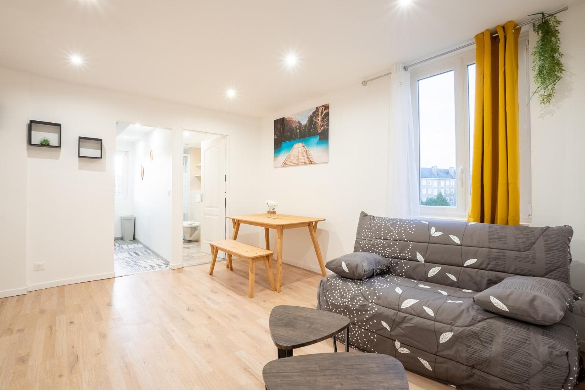 Budget Appart Avec Parking Au Centre-Ville Charleville-Mézières 外观 照片