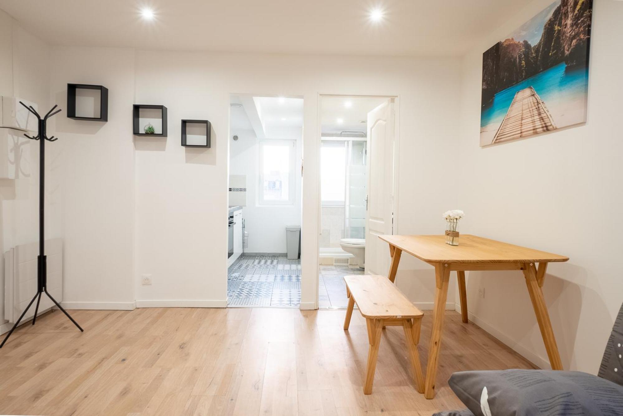 Budget Appart Avec Parking Au Centre-Ville Charleville-Mézières 外观 照片