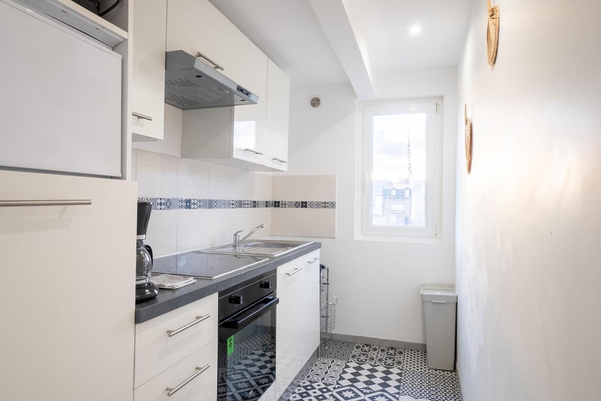 Budget Appart Avec Parking Au Centre-Ville Charleville-Mézières 外观 照片